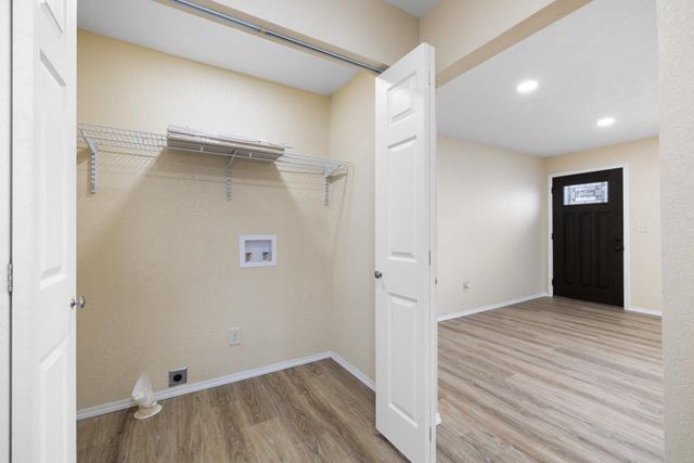 2616 VALLEY STREET, Minot, ND 58701