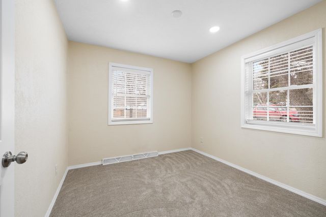 2616 VALLEY STREET, Minot, ND 58701