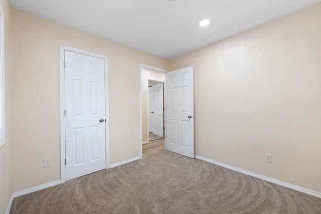 2616 VALLEY STREET, Minot, ND 58701