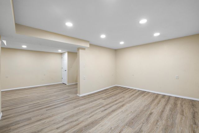 2616 VALLEY STREET, Minot, ND 58701