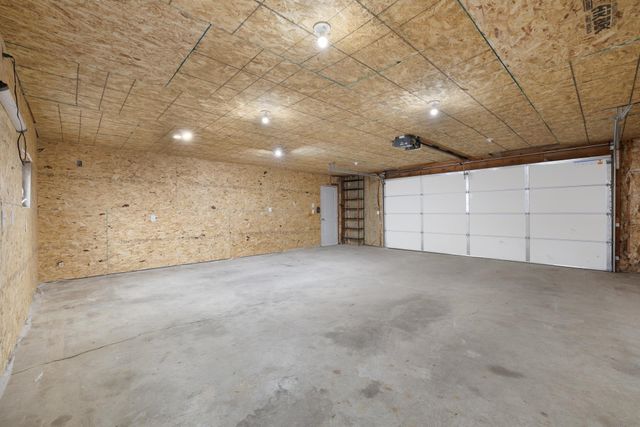 2616 VALLEY STREET, Minot, ND 58701