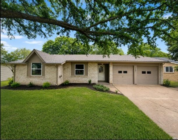 1221 Greenway Drive, Mesquite, TX 75149