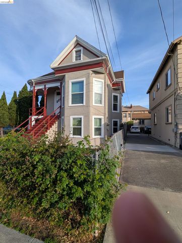 1086 66Th St, Oakland, CA 94608