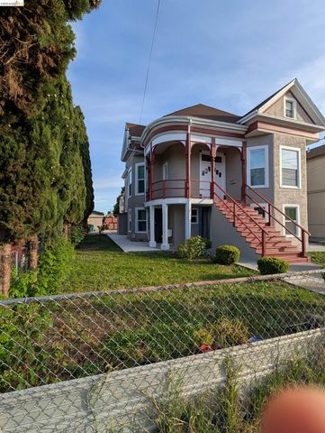 1086 66Th St, Oakland, CA 94608