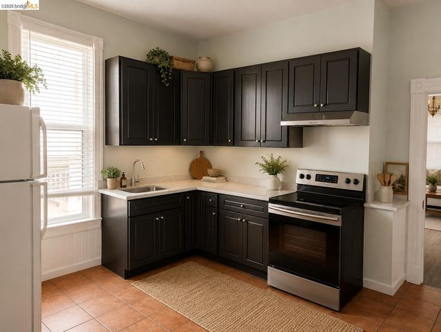 1086 66Th St, Oakland, CA 94608