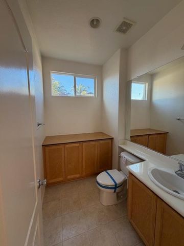 19981 Panoz Cir, Patterson, CA 95363