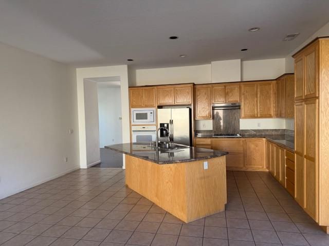 19981 Panoz Cir, Patterson, CA 95363