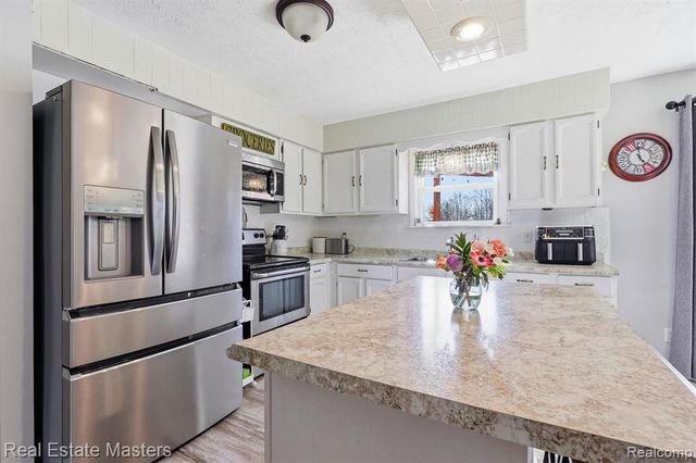 8187 N Elms, Flushing, MI 48433