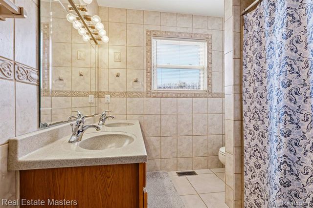 8187 N Elms, Flushing, MI 48433