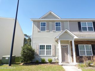 513 Oyster Rock Lane, Sneads Ferry, NC 28460