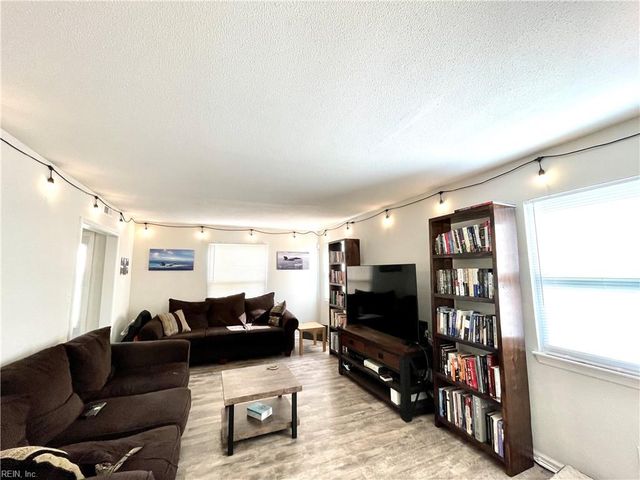 4404 Chelsea ST, Virginia Beach, VA 23455