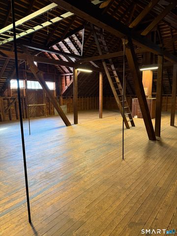 473 Amity Road, Woodbridge, CT 06525