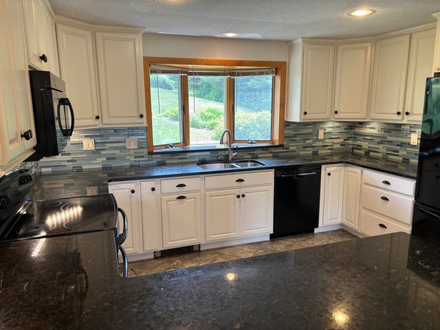 20 Merrill Road, Campton, NH 03223