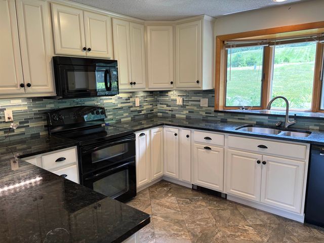 20 Merrill Road, Campton, NH 03223