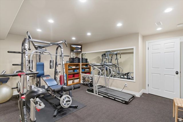 136 N MOUNTAIN VISTAS RD, Kaysville, UT 84037