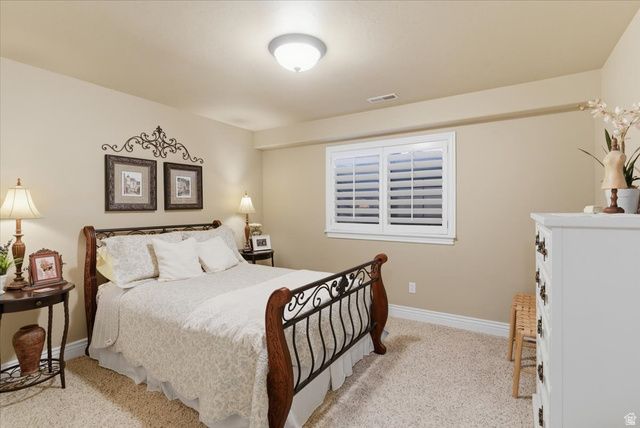 136 N MOUNTAIN VISTAS RD, Kaysville, UT 84037