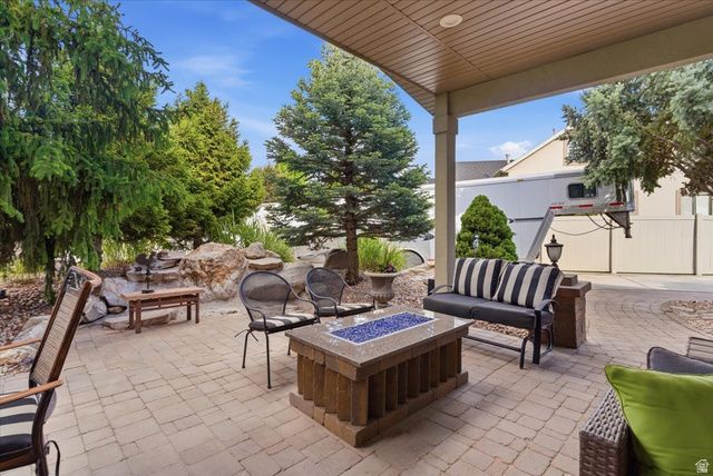 136 N MOUNTAIN VISTAS RD, Kaysville, UT 84037