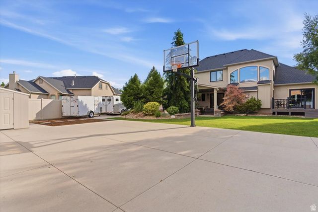 136 N MOUNTAIN VISTAS RD, Kaysville, UT 84037