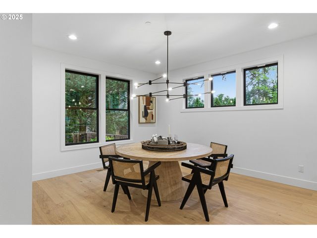 14100 Knaus Rd, Lake Oswego, OR 97034