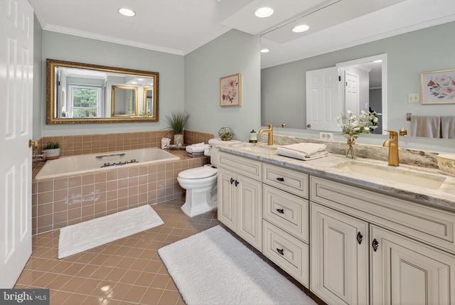 55 COVE RD, Moorestown, NJ 08057