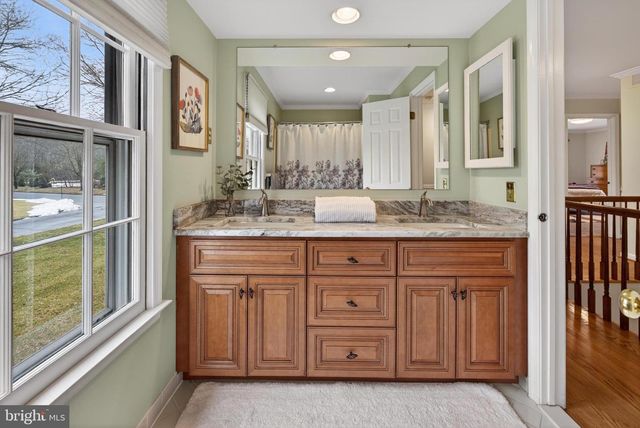 55 COVE RD, Moorestown, NJ 08057