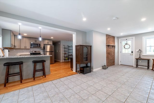 13 Curley Dr, Hudson, MA 01749
