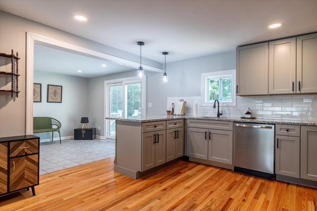 13 Curley Dr, Hudson, MA 01749