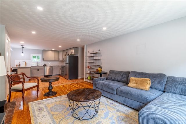 13 Curley Dr, Hudson, MA 01749