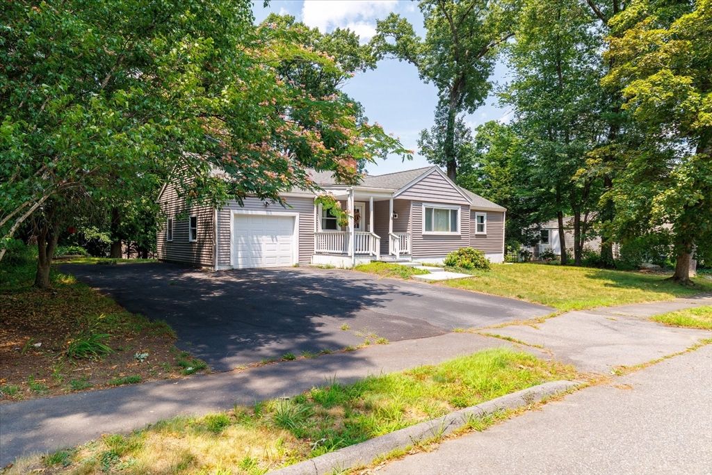 13 Curley Dr, Hudson, MA 01749