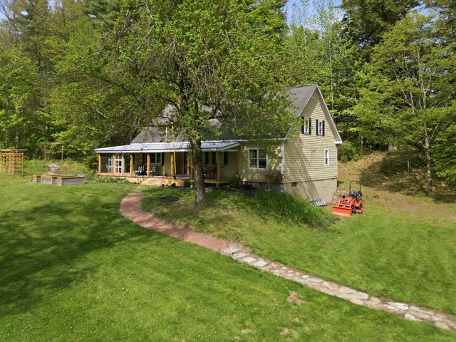 39 Town Farm Road, Wilton, NH 03086