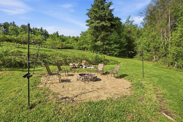 39 Town Farm Road, Wilton, NH 03086