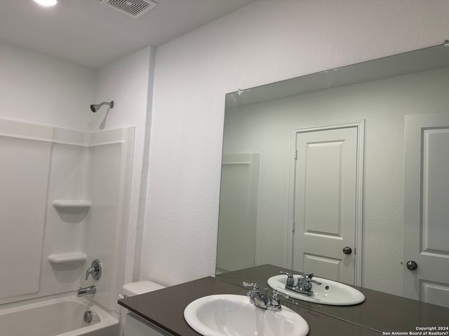 6702 Willow Landing, Converse, TX 78109