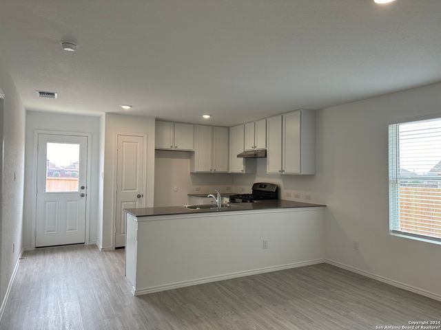 6702 Willow Landing, Converse, TX 78109