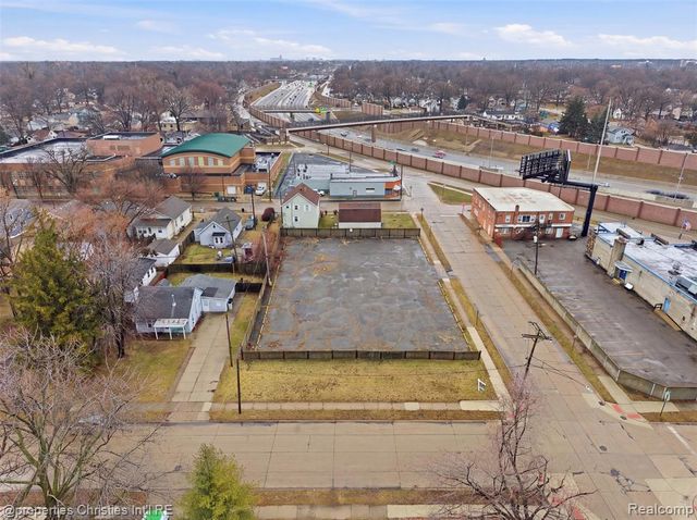 000 Vassar, Hazel Park, MI 48030