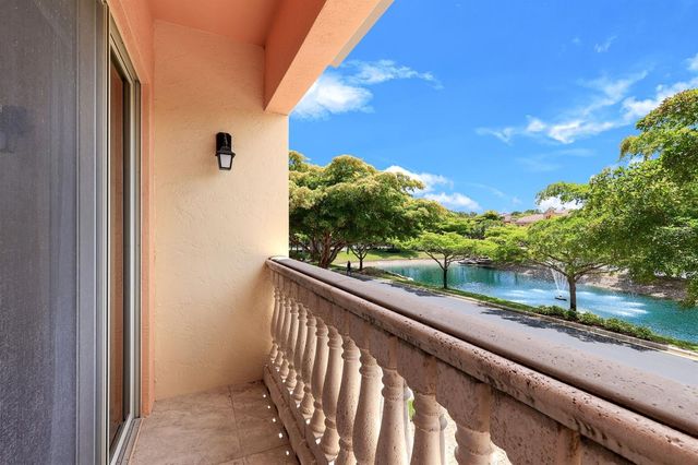 8721 PIAZZA DEL LAGO CIRCLE 205, Estero, FL 33928