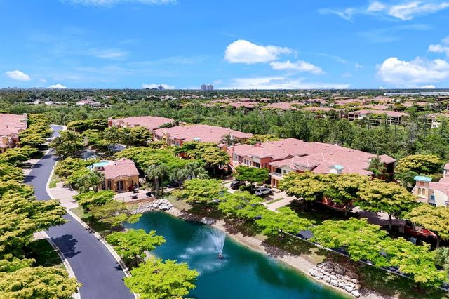 8721 PIAZZA DEL LAGO CIRCLE 205, Estero, FL 33928