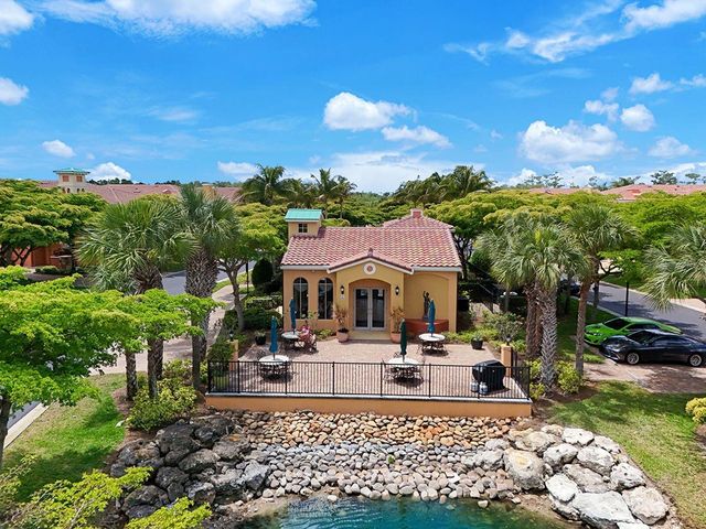 8721 PIAZZA DEL LAGO CIRCLE 205, Estero, FL 33928