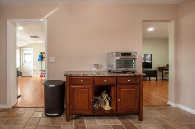 618 OAKMONT AVENUE, Sun City Center, FL 33573