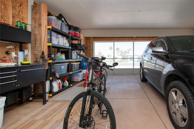 618 OAKMONT AVENUE, Sun City Center, FL 33573