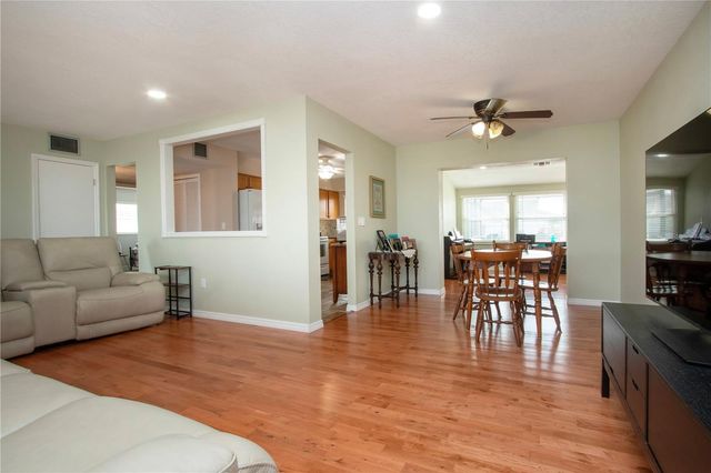 618 OAKMONT AVENUE, Sun City Center, FL 33573