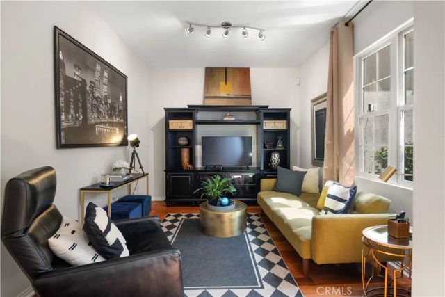 85 Mission, Irvine, CA 92620