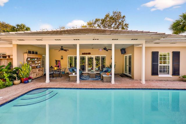 4691 Pebble Bay Circle, Vero Beach, FL 32963