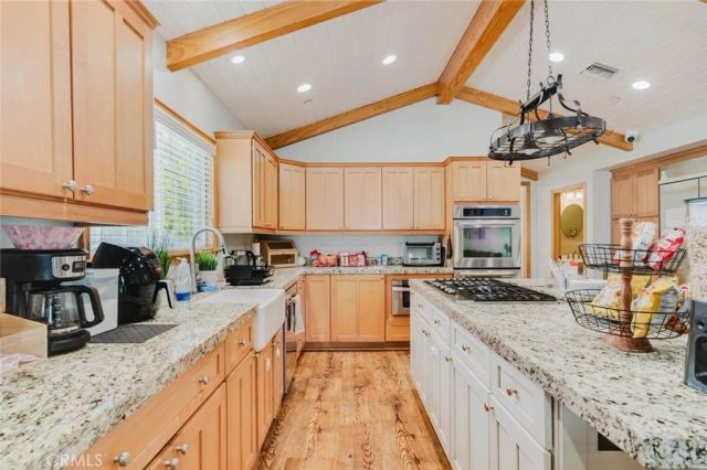 1527 N Valley Street, Burbank, CA 91505
