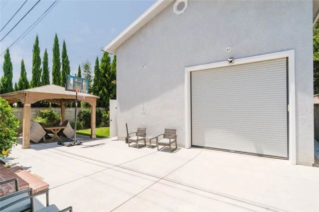 1527 N Valley Street, Burbank, CA 91505