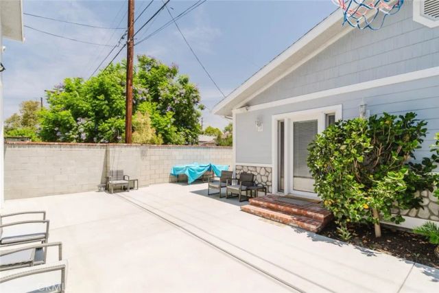 1527 N Valley Street, Burbank, CA 91505