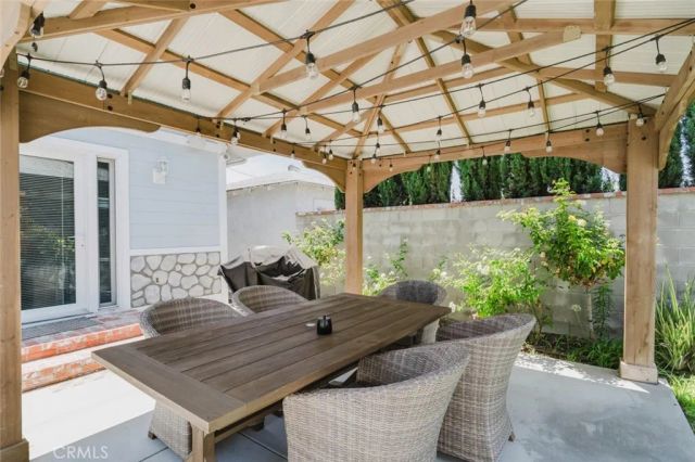 1527 N Valley Street, Burbank, CA 91505