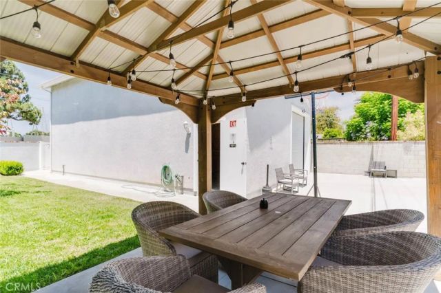 1527 N Valley Street, Burbank, CA 91505