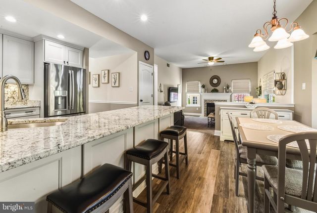 1810 FERNWOOD DR, West Deptford, NJ 08096