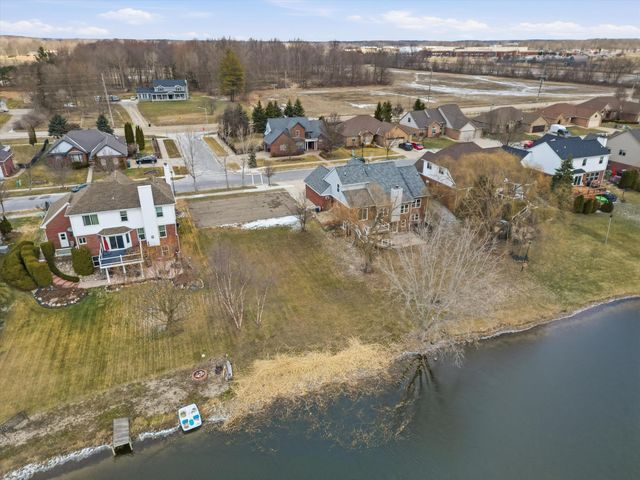 36566 N Pointe Drive, New Baltimore, MI 48047