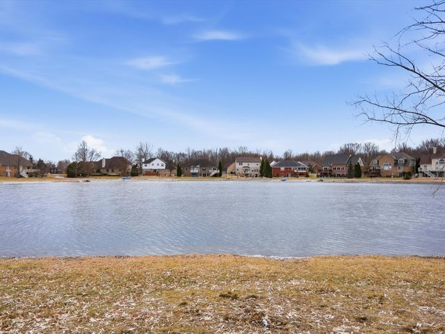 36566 N Pointe Drive, New Baltimore, MI 48047